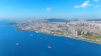 Kartal 家庭公寓带购物中心通道